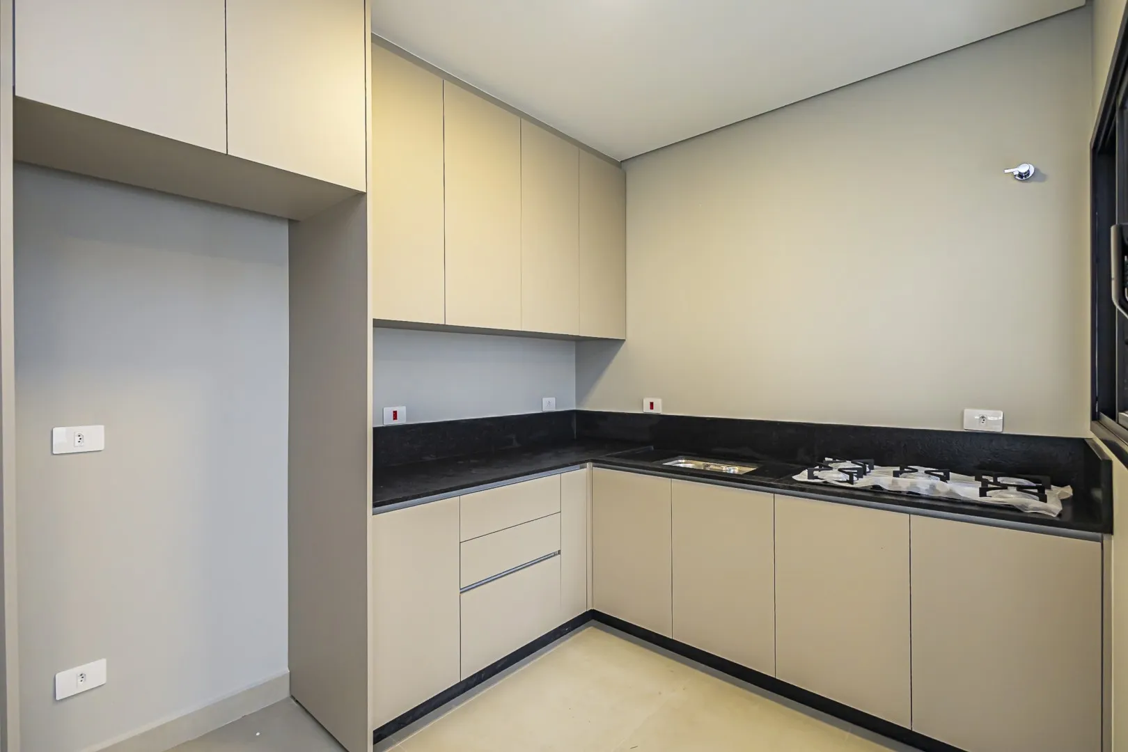 House with 3 bedrooms, 3 baths and 2 parking spots — photo 13