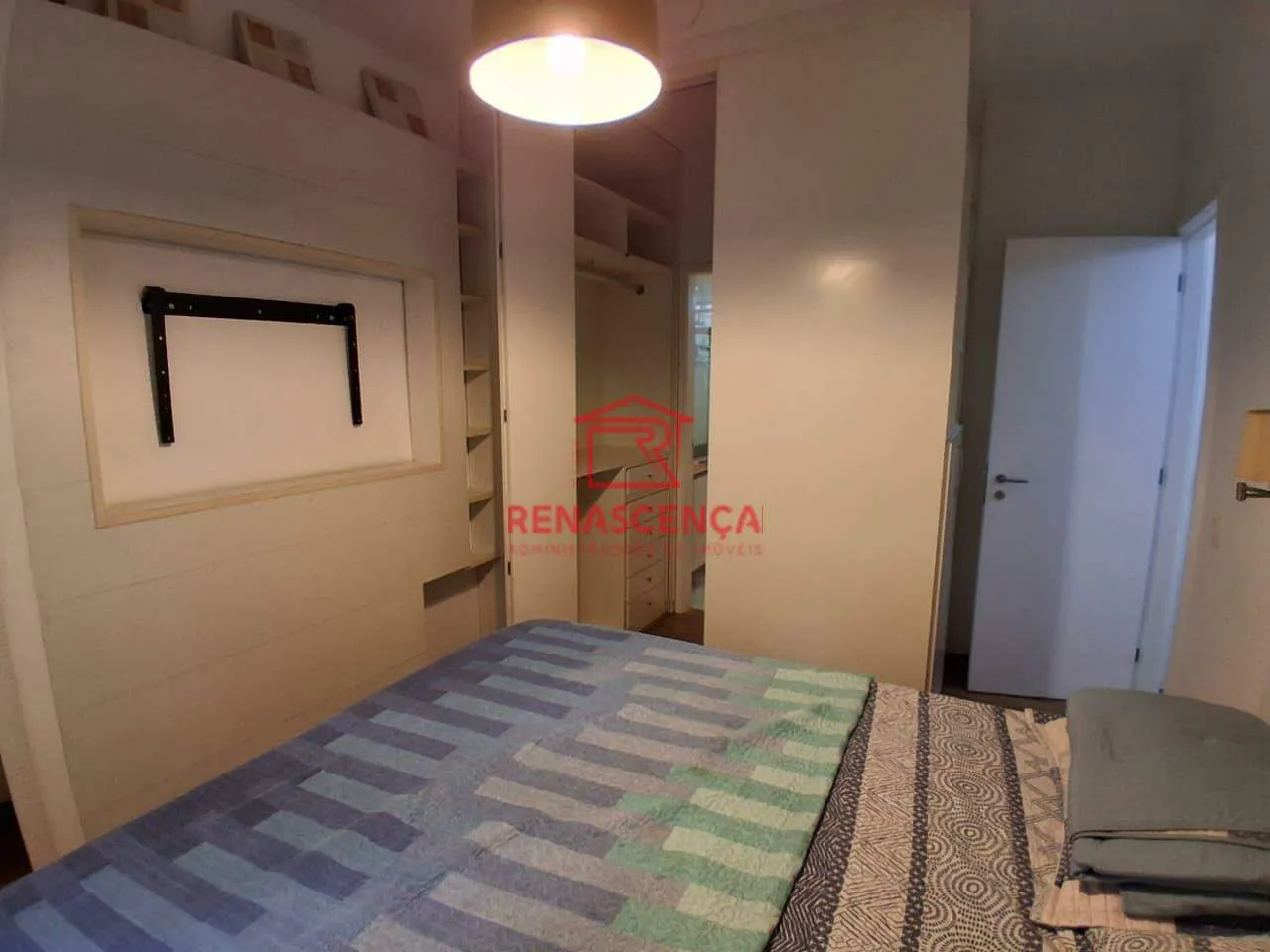3-bedroom apartment with 3 bathrooms and a balcony — photo 5