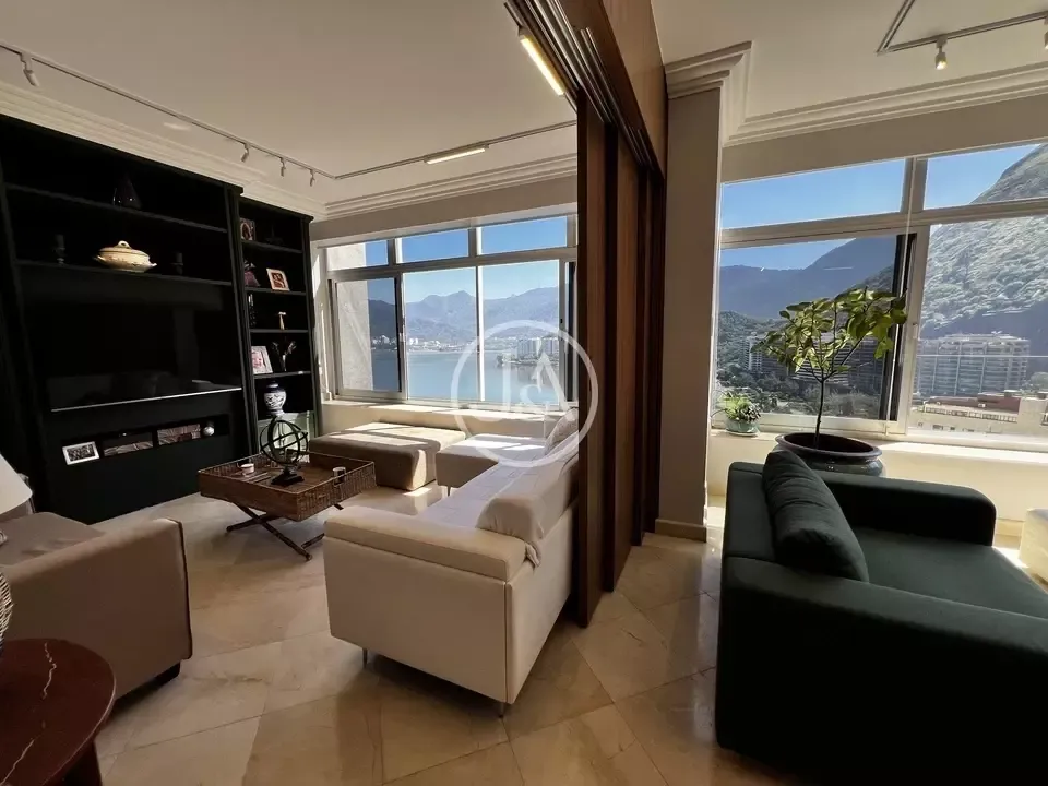 Furnished 3-bedroom apartment with 155 m² — photo 9