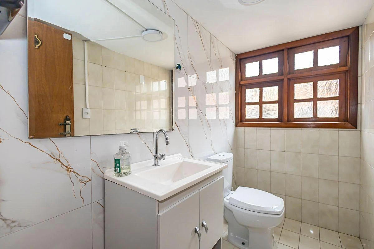3-bedroom house with a bathtub — photo 14