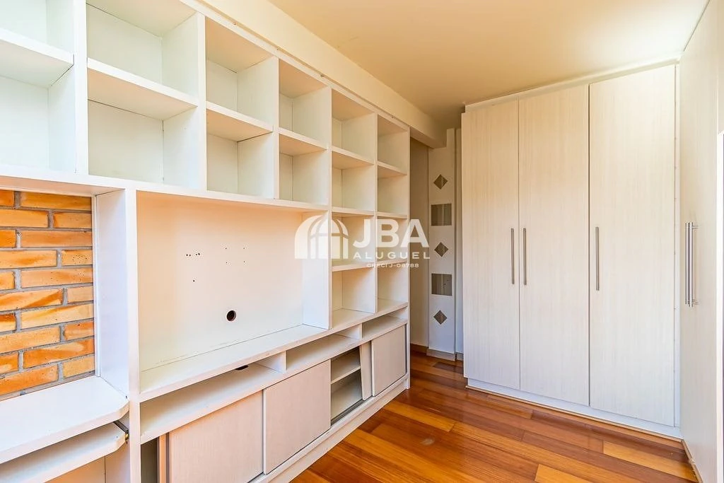 Wood or laminate floors in a 3-bedroom apartment, 78 m² — photo 29