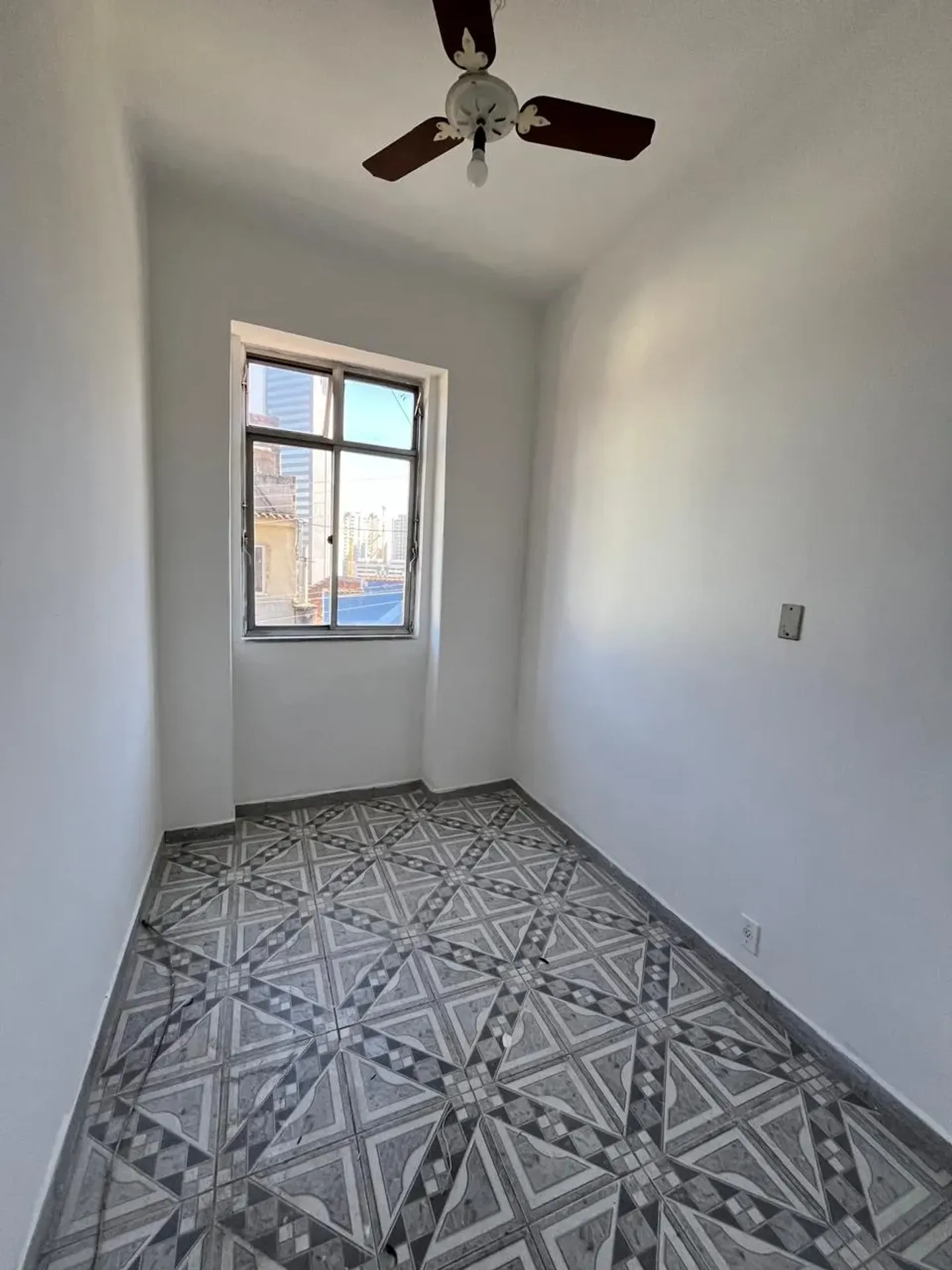 Квартира з 2 спальнями, окремою кухнею та газовою плитою — photo 9
