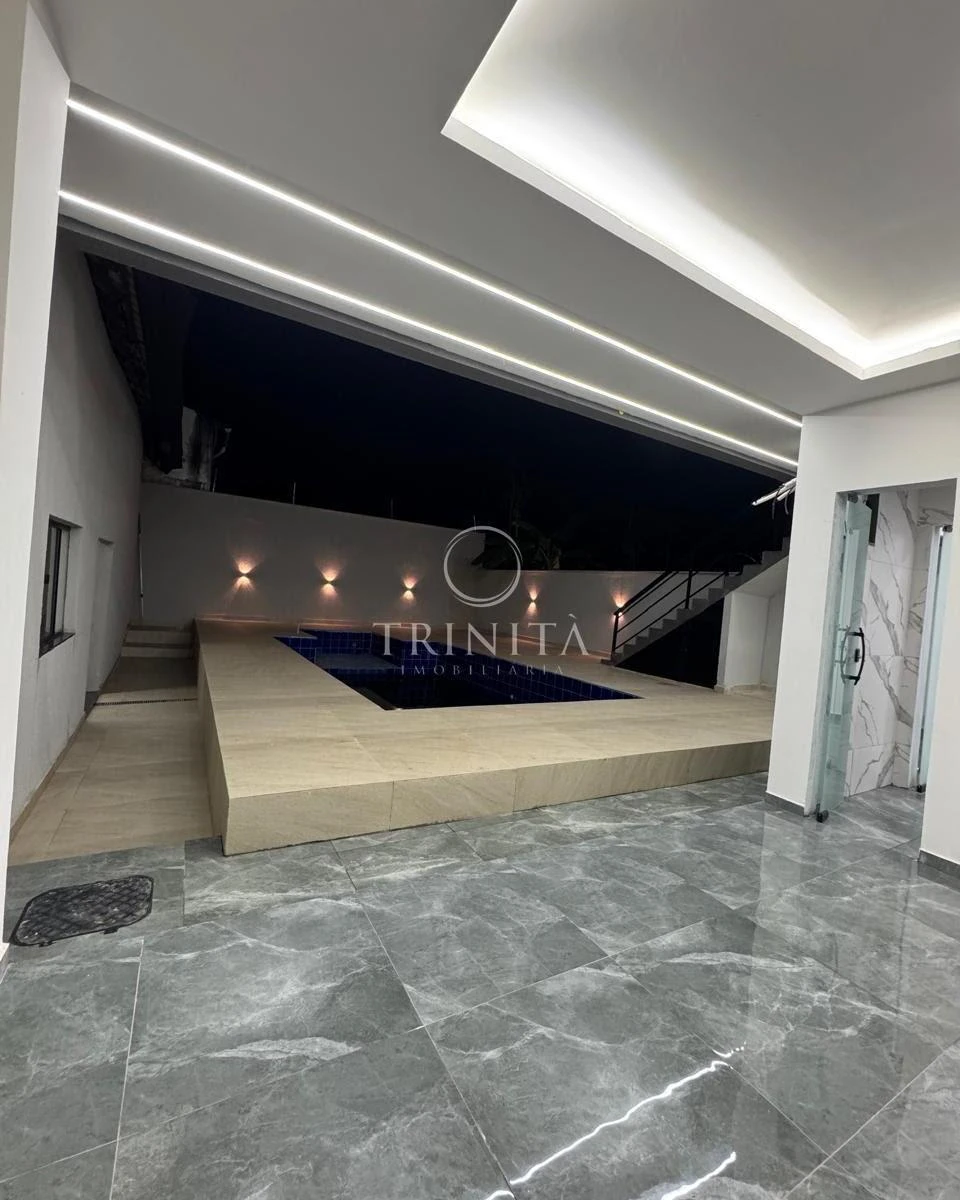 6-bedroom house, 3 with their own bathrooms, 350 m² — photo 46