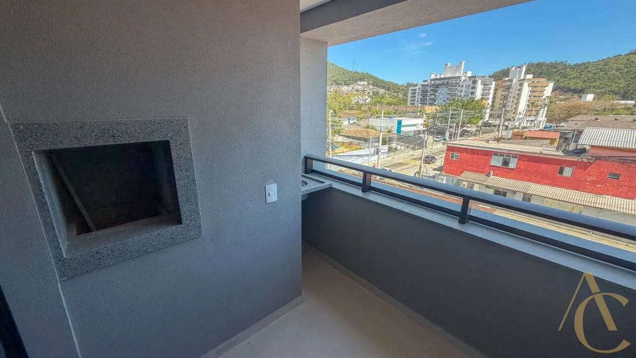 Glass-enclosed balcony in a 2-bedroom apartment, 69 m² — photo 43