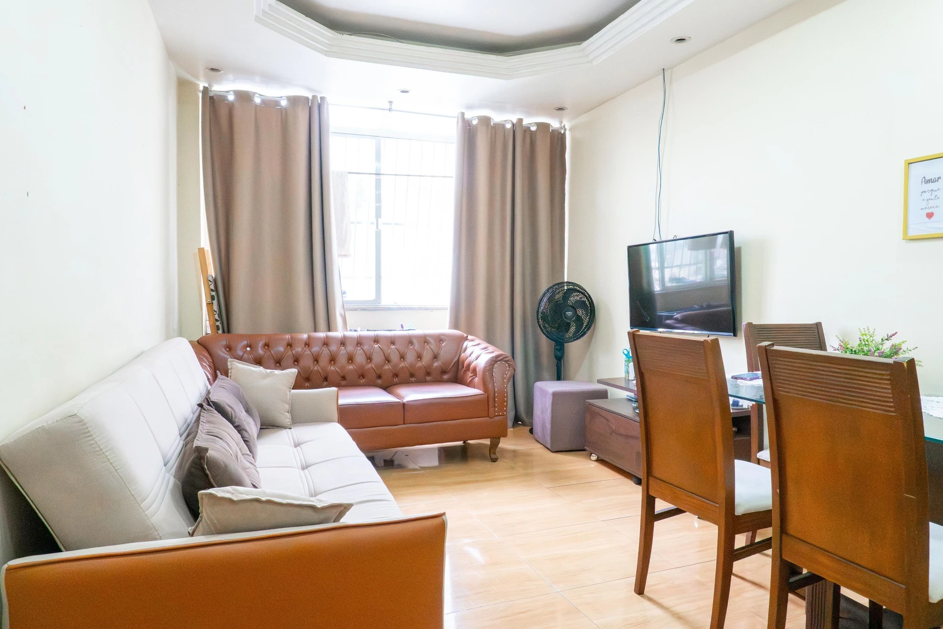 Furnished 2-bedroom apartment with separate kitchen