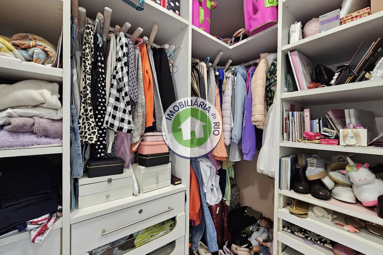 Casa com 5 quartos e 5 banheiros, cozinha fechada — photo 60