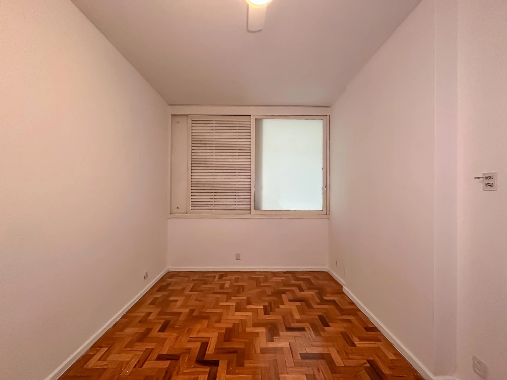 Apartment with 3 bedrooms, 1 en-suite and separate kitchen — photo 13