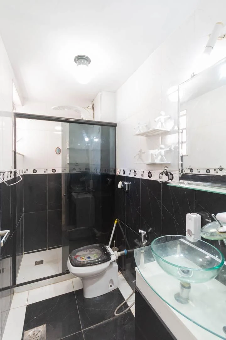2-bedroom apartment with open-plan gas kitchen — photo 32