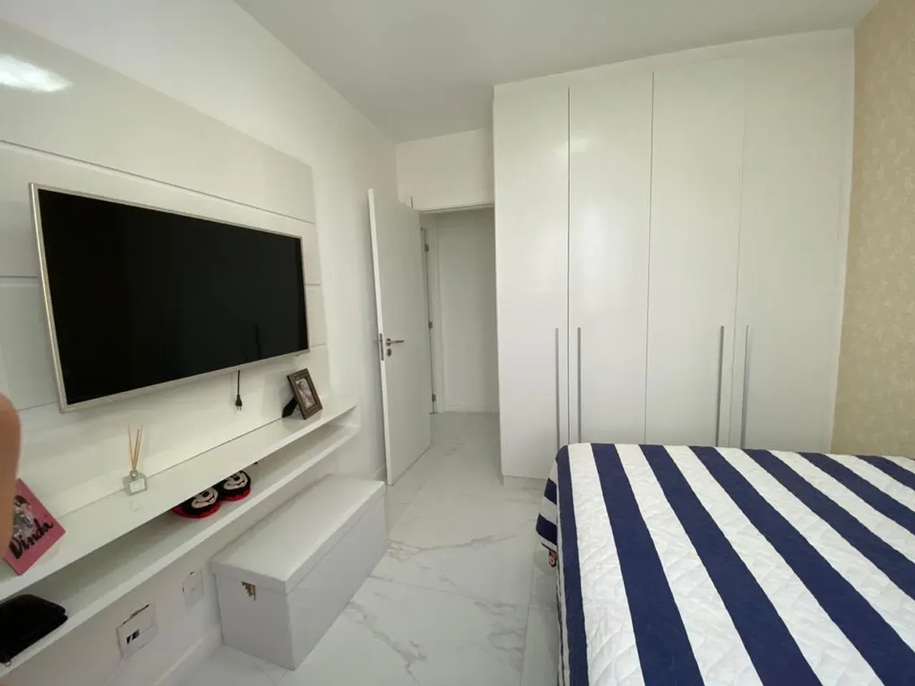 Furnished apartment, 150 m², with a glass-enclosed balcony — photo 5