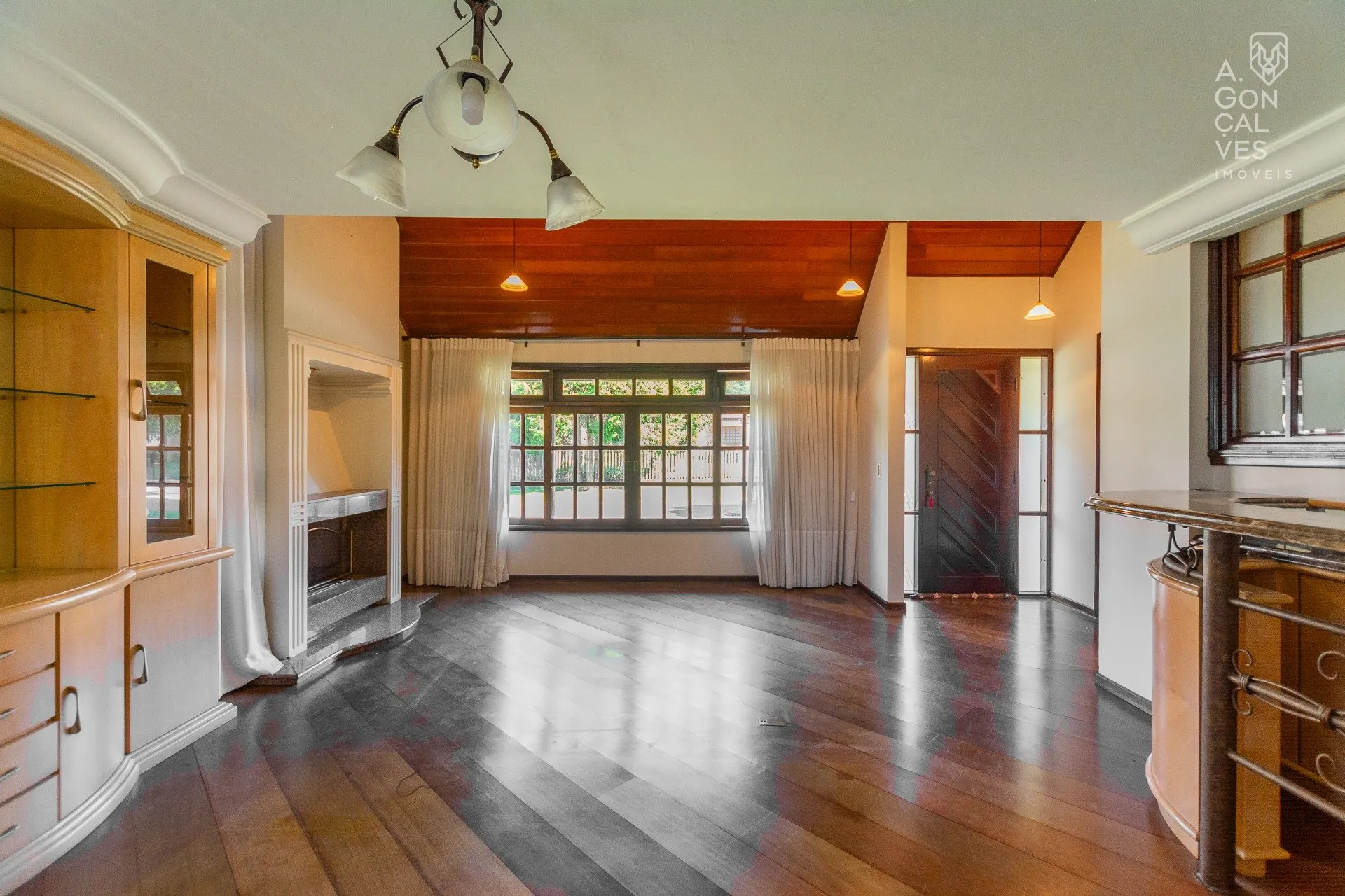 3-bedroom house with a home office — photo 28