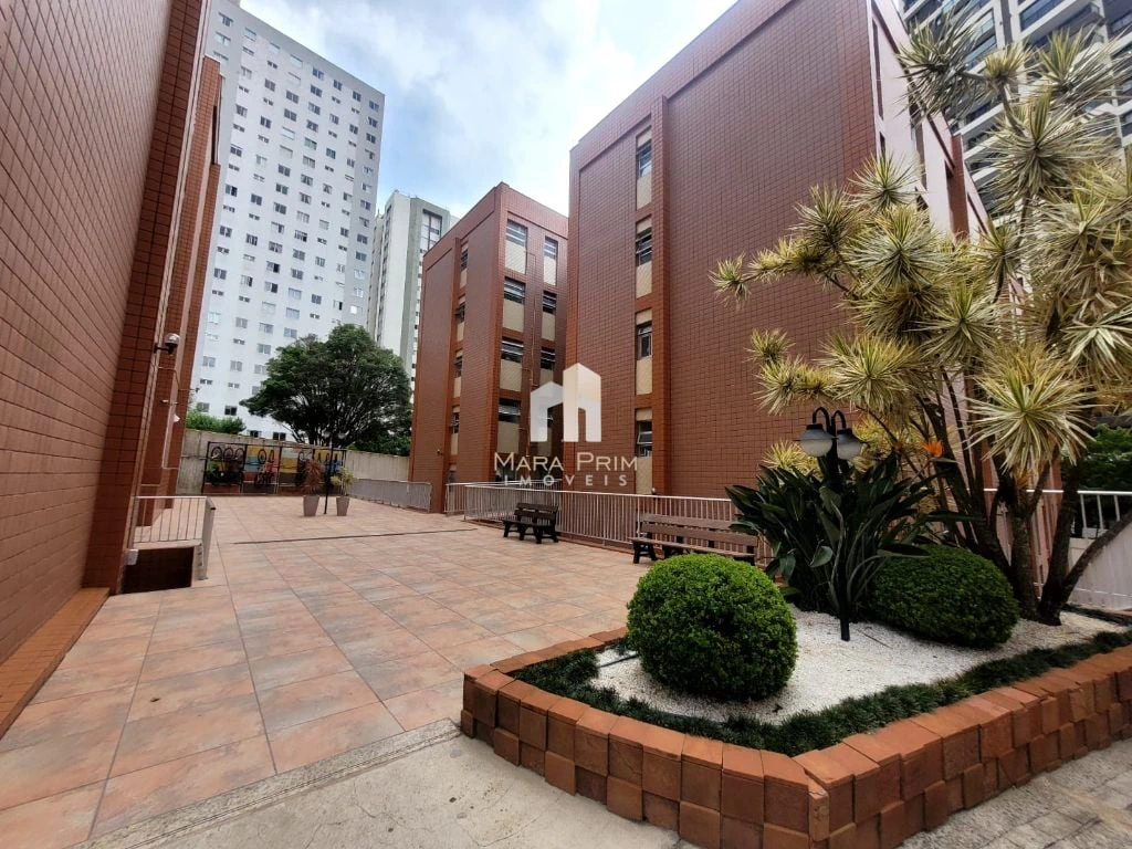 3-bedroom apartment with wood or laminate floors in Curitiba — photo 16