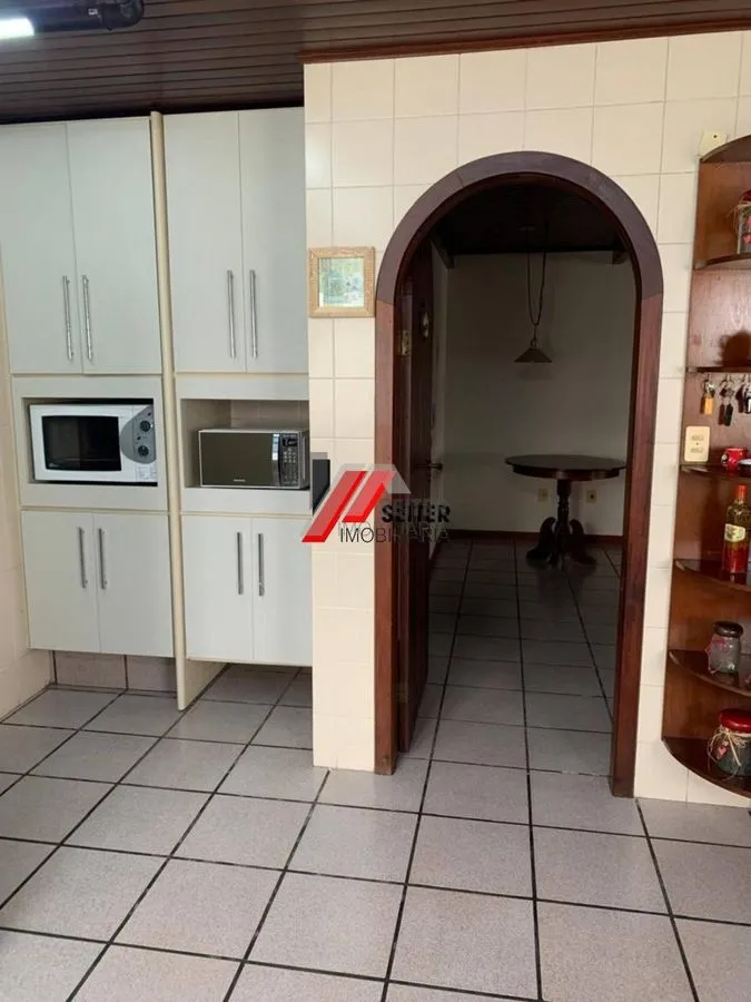 4-bedroom rental house with 410 m² and 6 parking — photo 28