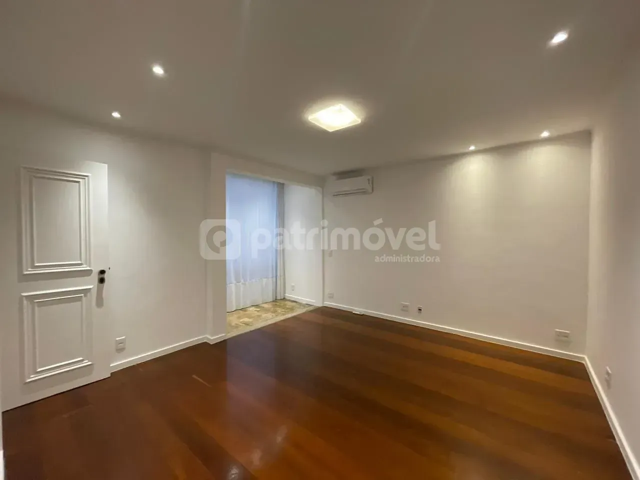 4-bedroom apartment with pool and 3 parking spaces — photo 7