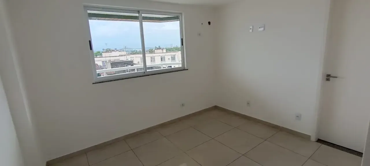 Unfurnished 3-bedroom apartment with laundry area — photo 14