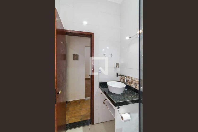 Casa para locação com 3 quartos, 2 banheiros e 1 vaga — photo 54