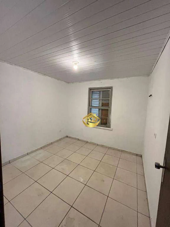 Rental house with 2 bedrooms and a closed kitchen