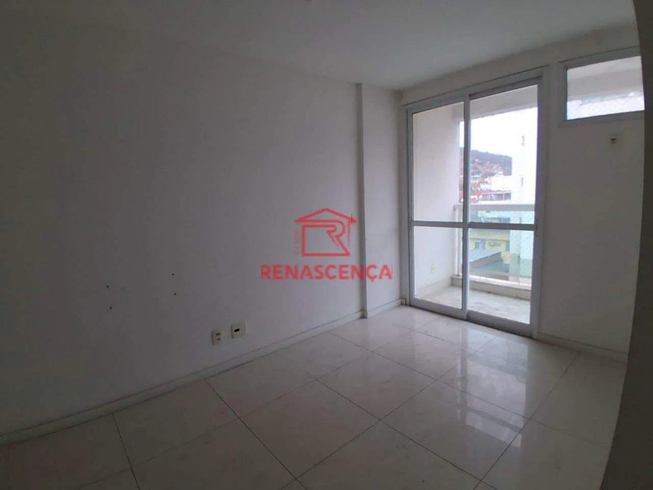 Apartamento de 2 dormitorios con vistas a la ciudad y montañas — photo 3