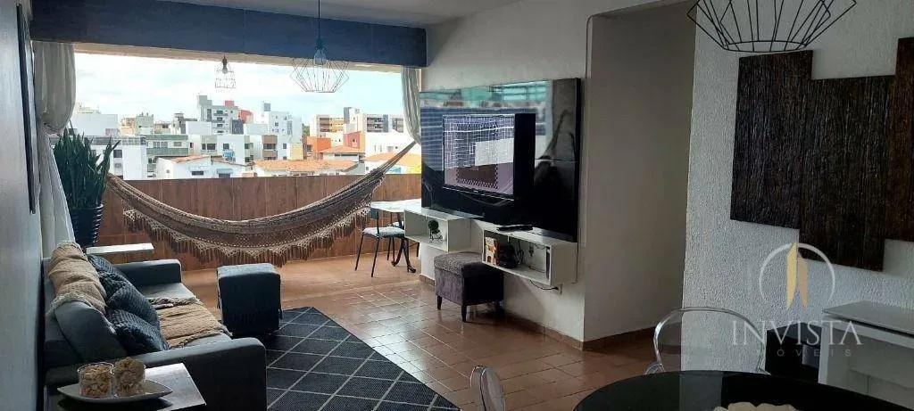 Apartamento amueblado con 3 dormitorios y balcón amplio