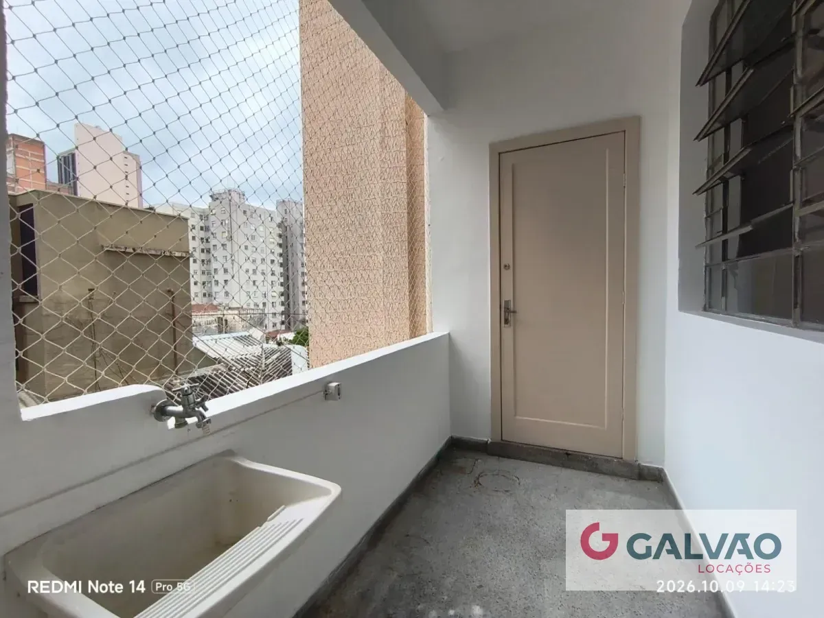 2-bedroom apartment with wood or laminate floors in Curitiba — photo 7