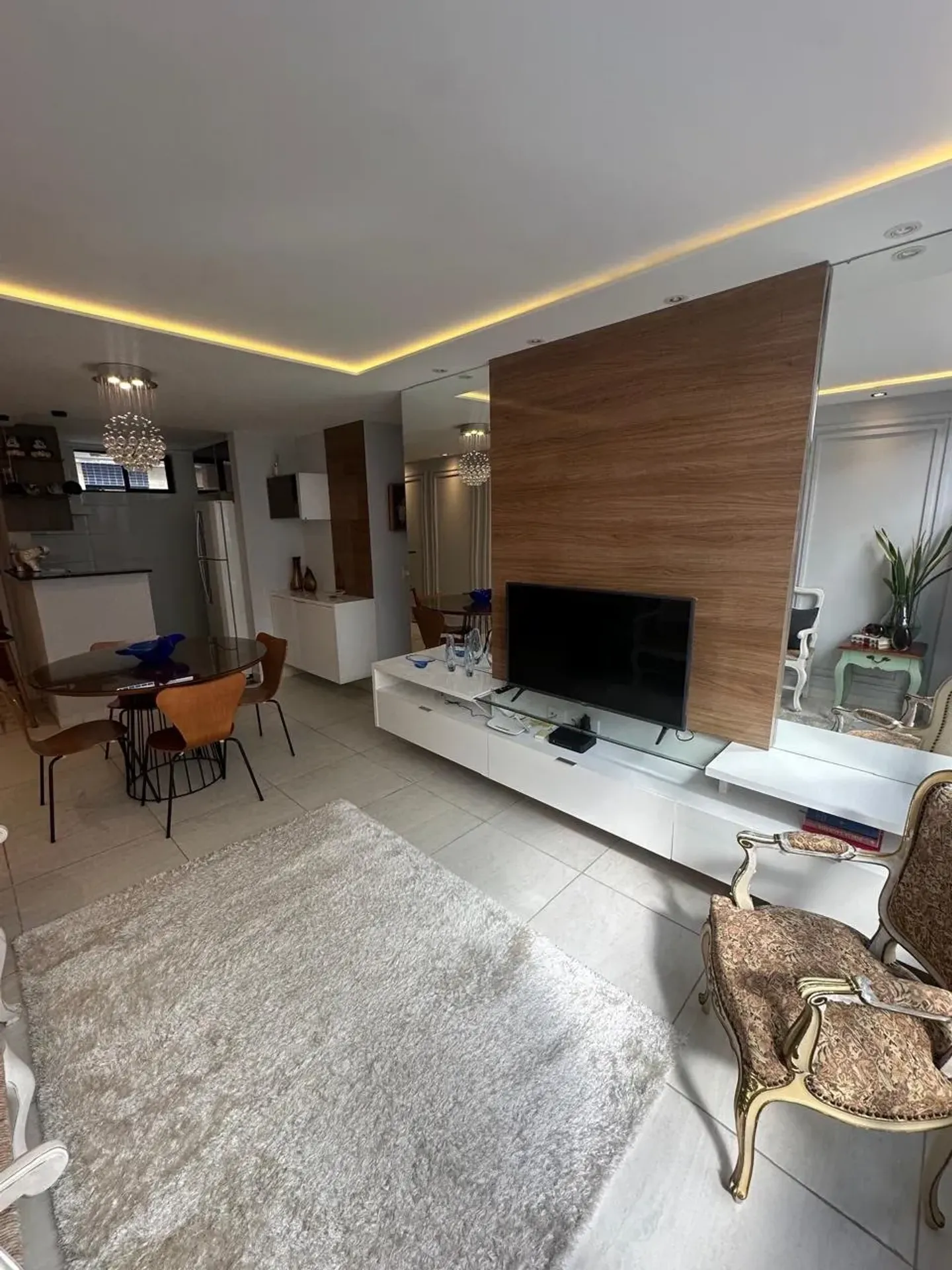 Пральна машина та 2 спальні: квартира 59 м²