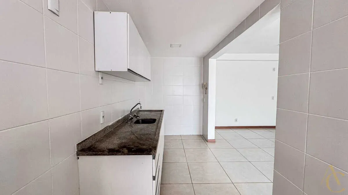 Rental apartment with 2 en-suite bedrooms and 243 m² — photo 2