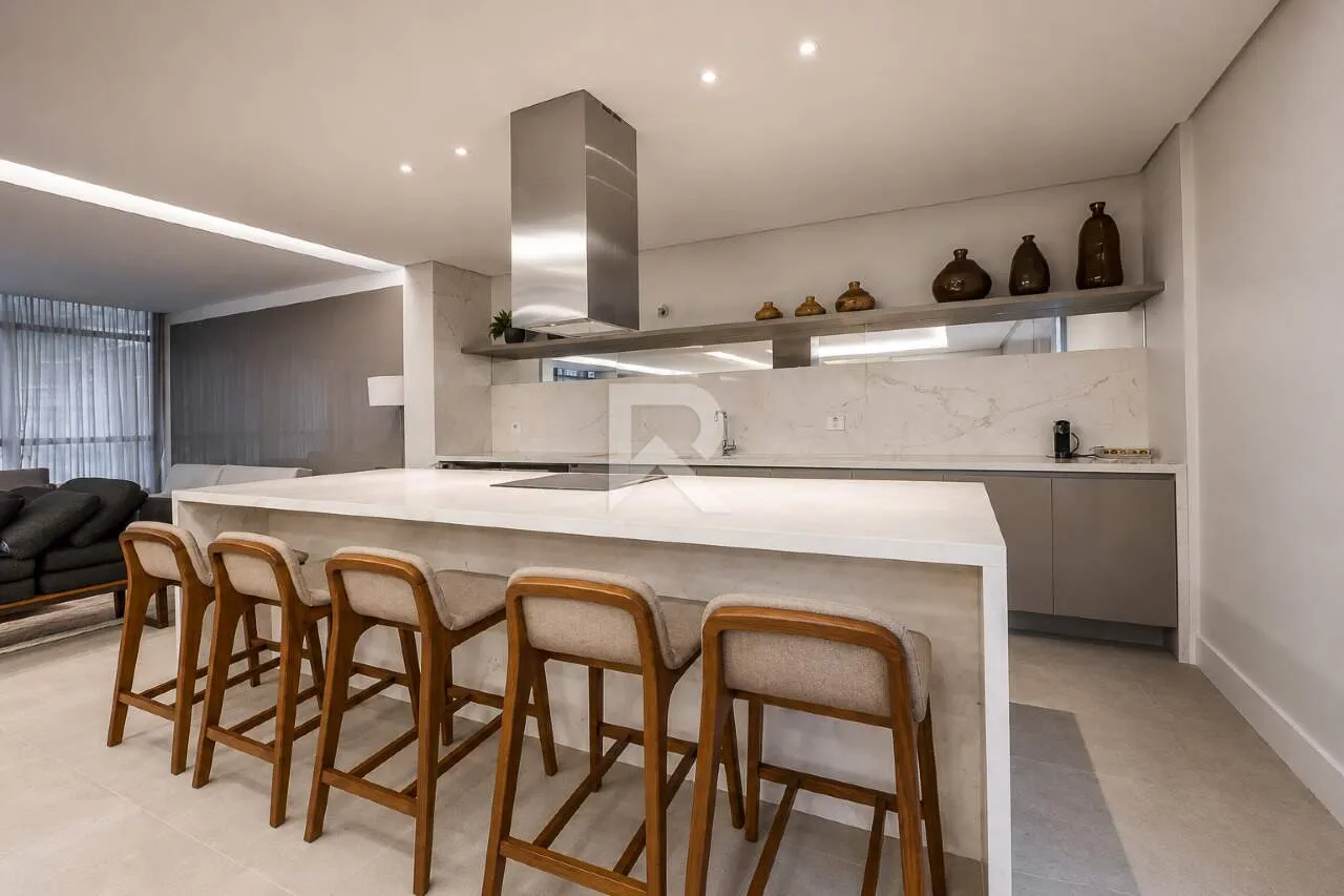 Квартира 230 м²: 3 спальни с ванными и 4 парковки — photo 14