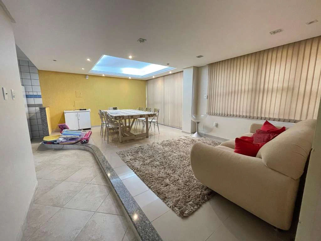 House with 5 bedrooms and 282 m² with private yard BBQ
