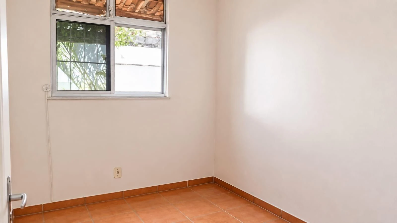Unfurnished apartment with 2 bedrooms and 1 parking spot