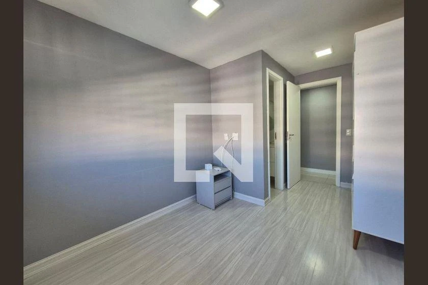 Furnished apartment with 5 bedrooms, balcony and 196 m² — photo 23