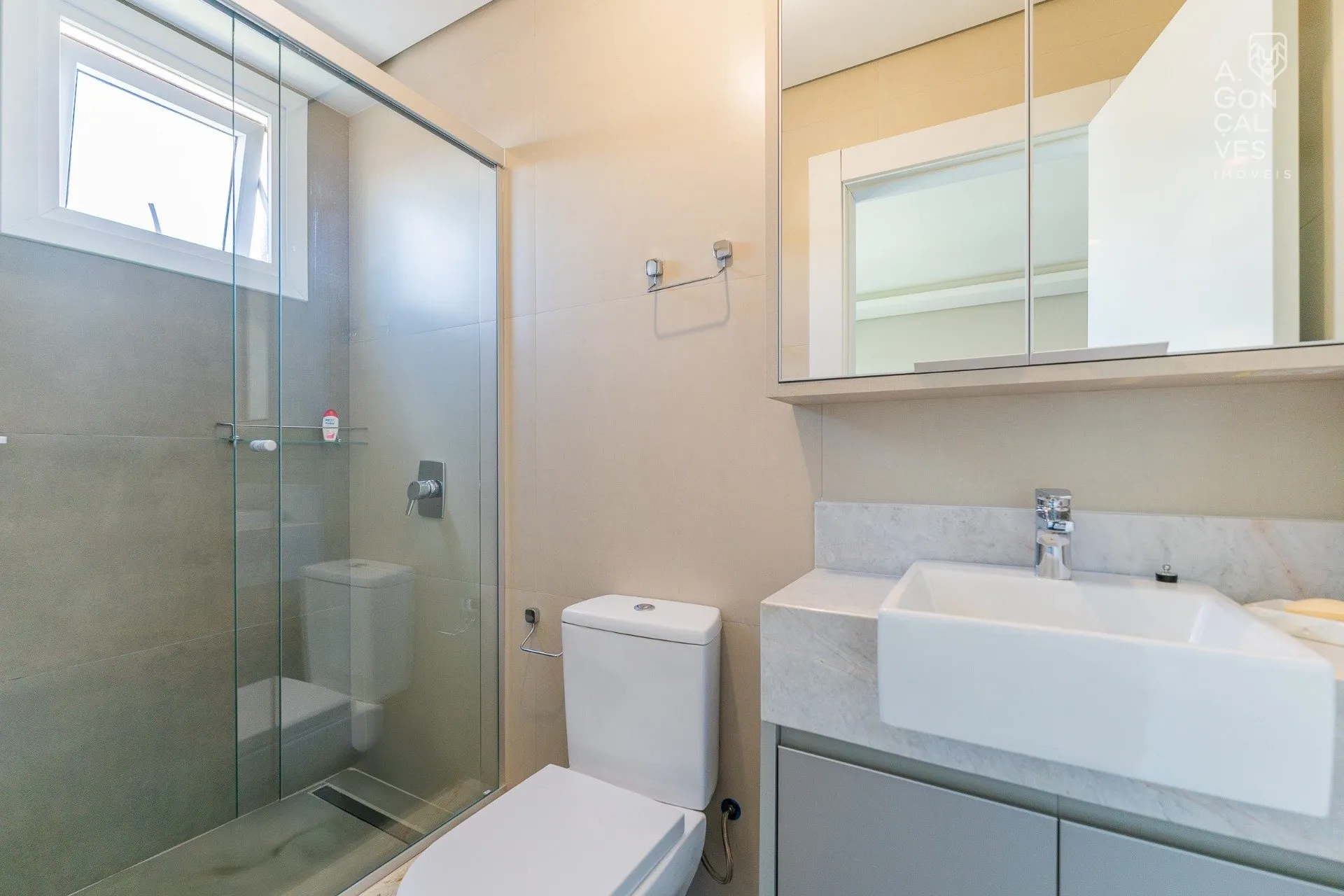 Casa com 3 suítes e 350 m², terraço e jardim — photo 21