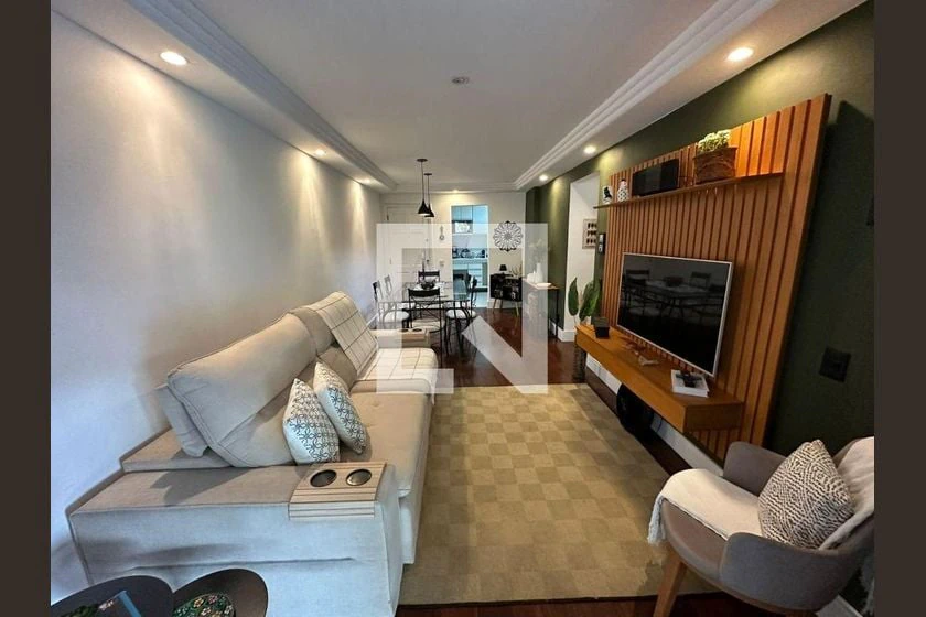 Glass-enclosed balcony in a 3-bedroom apartment, 132 m²