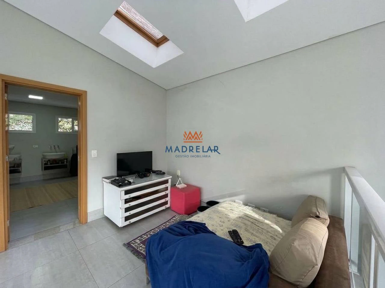 Furnished house, 389 m², with a walk-in closet — photo 7
