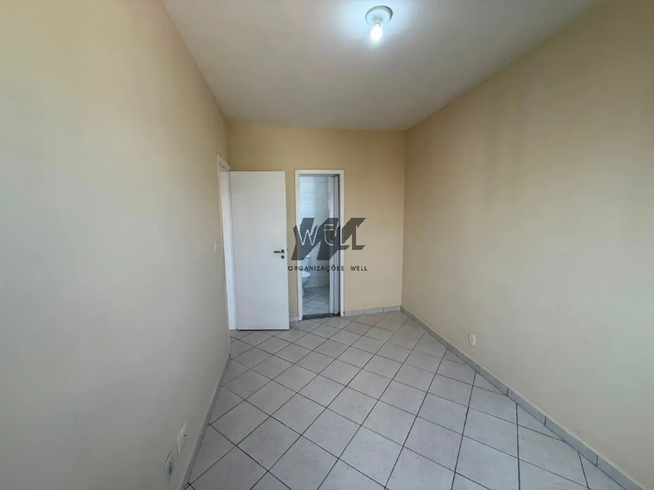 2-bedroom apartment with separate kitchen and parking — photo 9