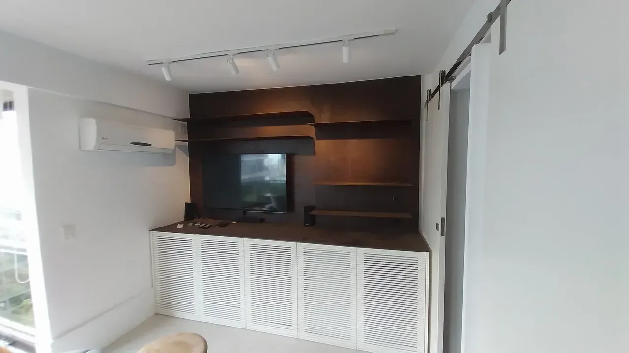 Furnished 1-bedroom apartment with 2 bathrooms — photo 8