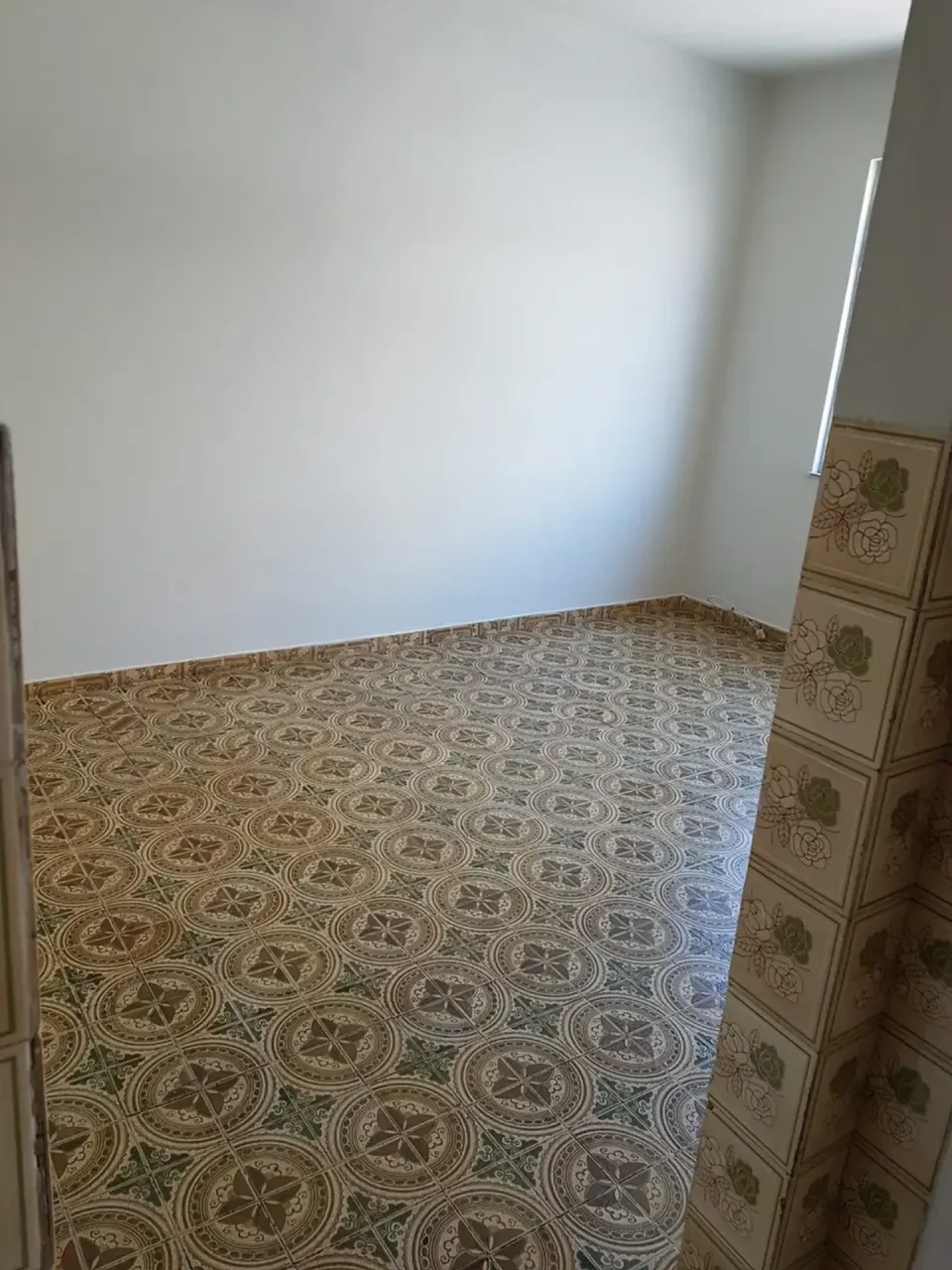Unfurnished 2-bedroom apartment with ceramic floors — photo 13