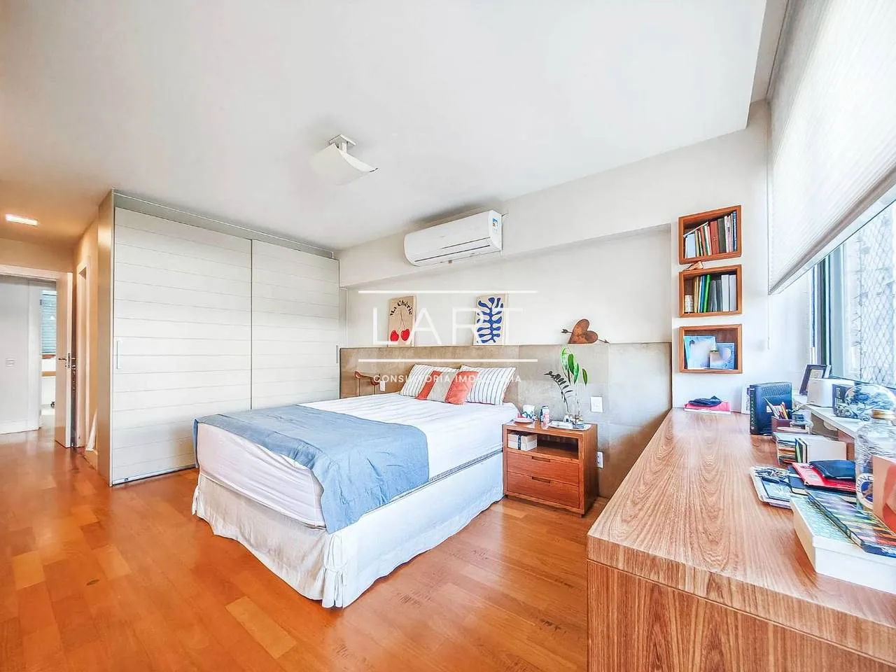 Furnished 3-bedroom apartment with 4 bathrooms and 240 m² — photo 7