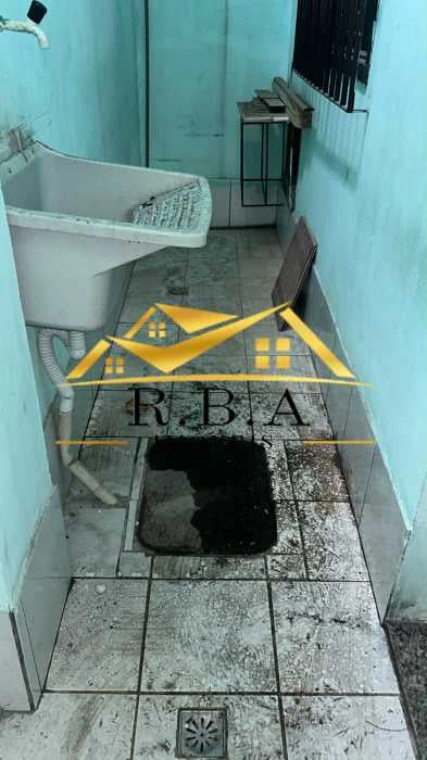 House with 1 bedroom and 2 bathrooms and tiled floors — photo 13