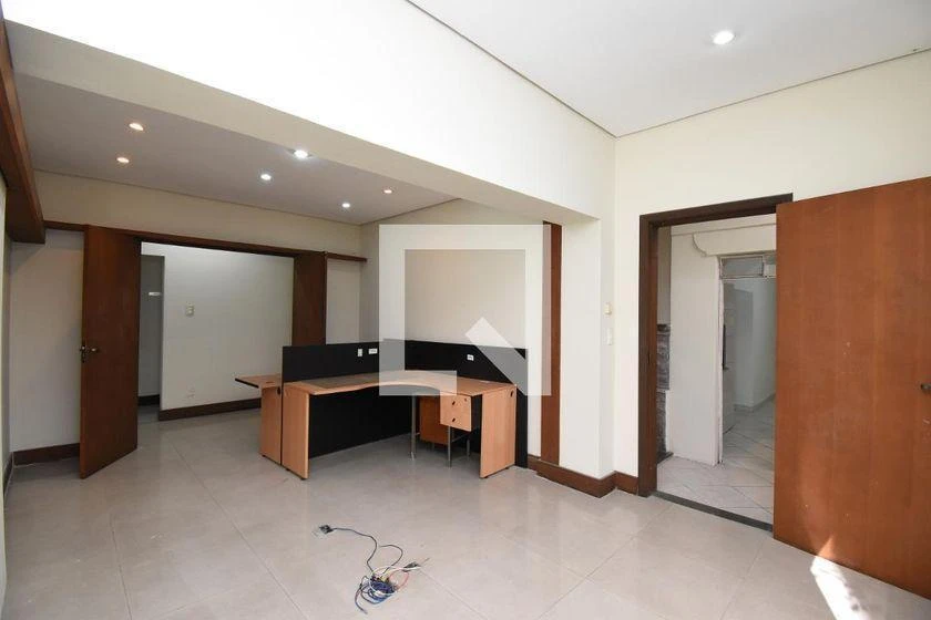 Casa com 5 quartos, 3 banheiros e cozinha separada — photo 37