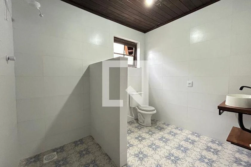 Balcony with a grill in a 3-bedroom house, 100 m² — photo 33