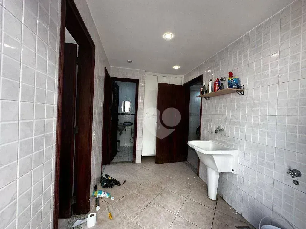 House with 3 bedrooms and 600 m², 4 parking spots — photo 34