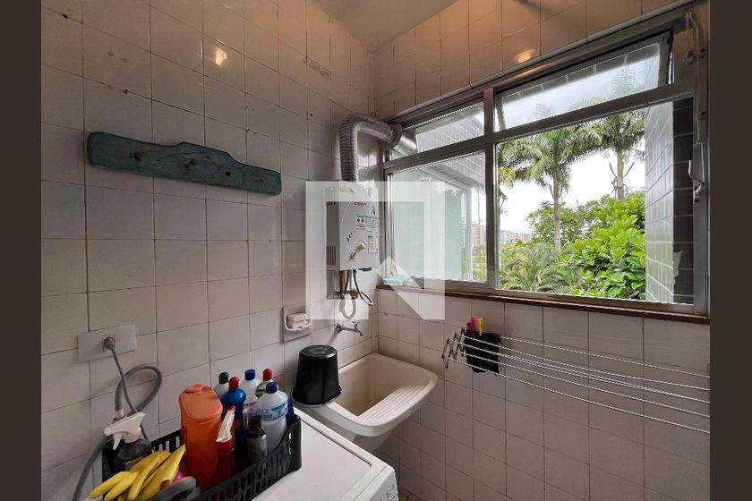 Furnished apartment, 86 m², with a glass-enclosed balcony — photo 29