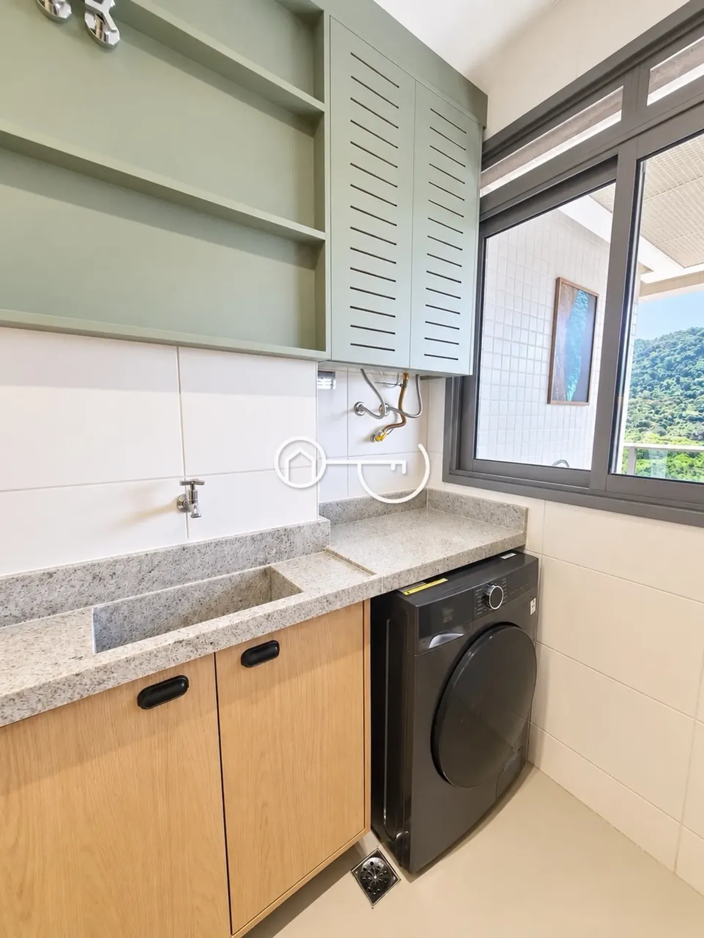 Furnished apartment, 93 m², with a mountain view — photo 15