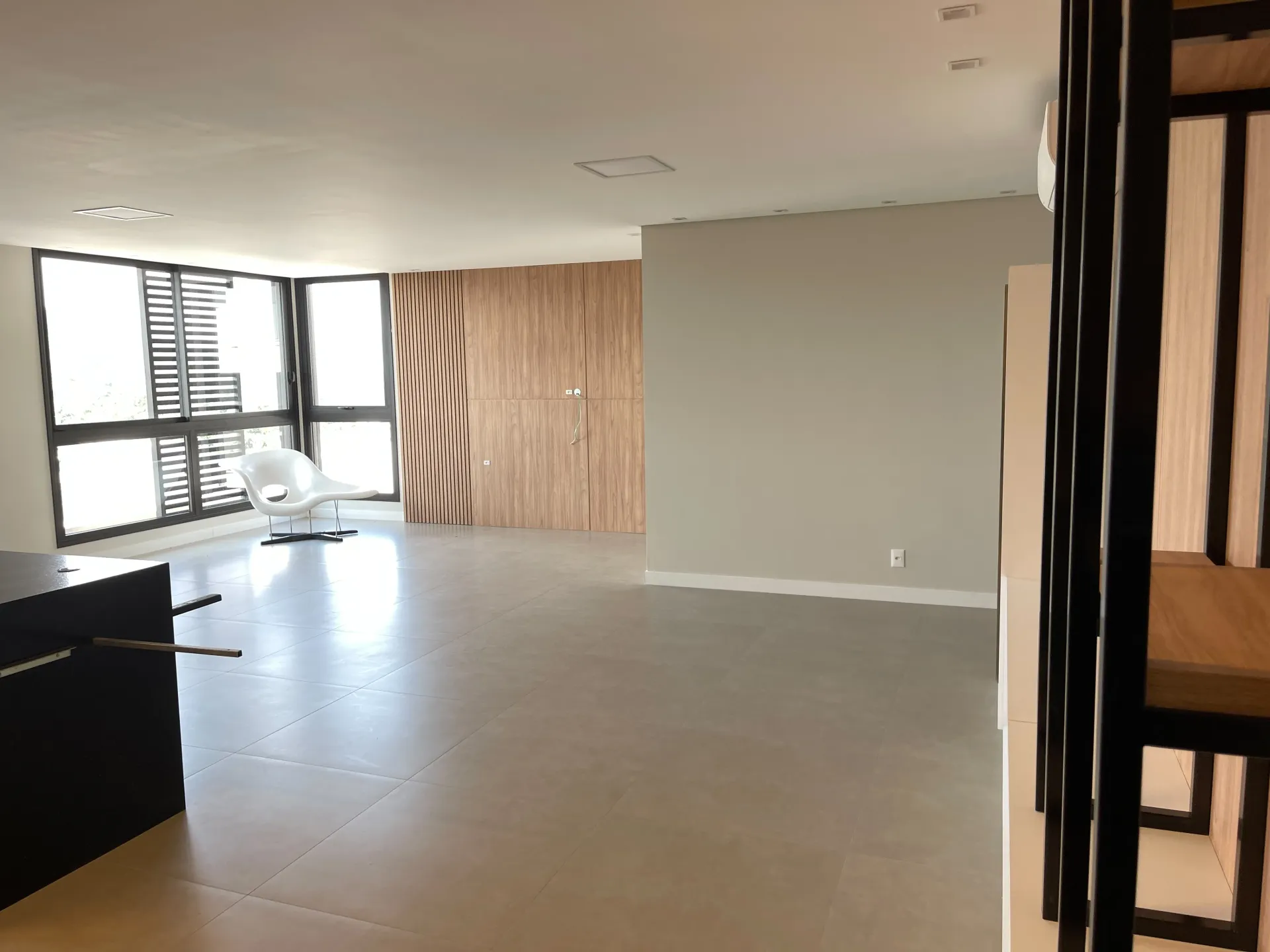 Apartamento de 150 m² com 3 suítes e cozinha aberta