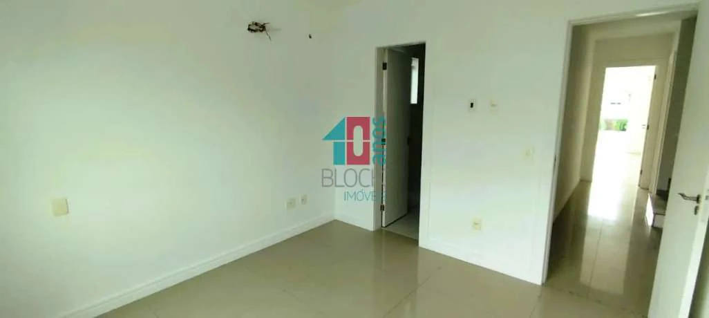 Casa de condomínio com 4 suítes e 300 m² — photo 15