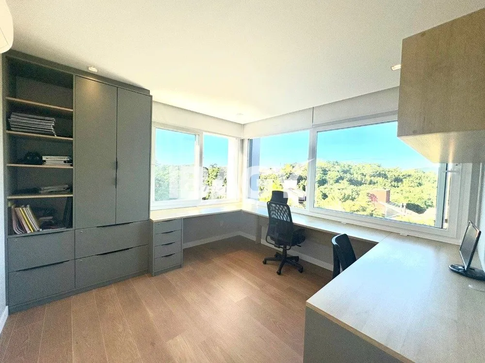 Furnished house with 4 en-suite bedrooms and 6 baths — photo 17