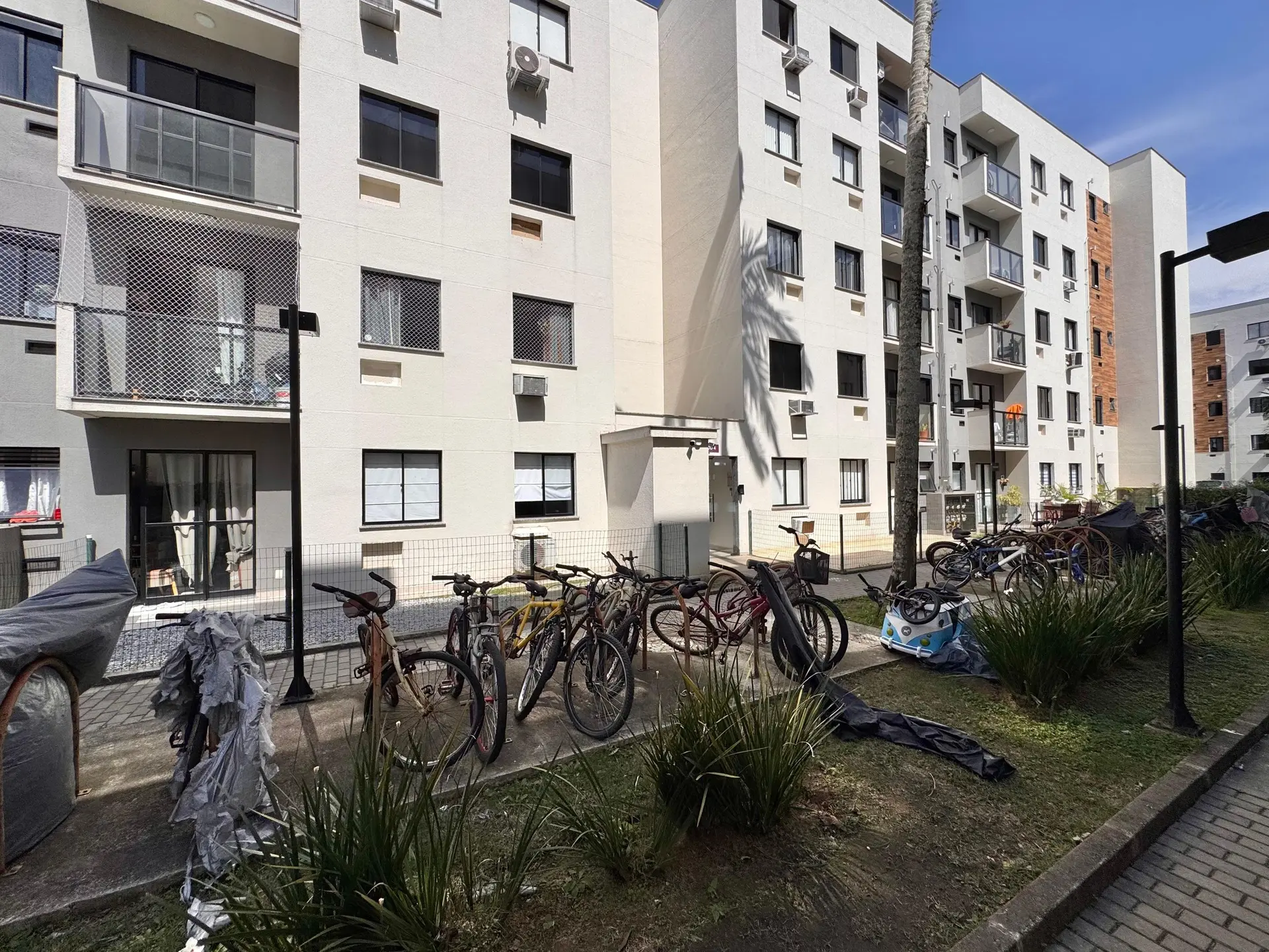 Furnished apartment with 2 bedrooms and mountain view — photo 42