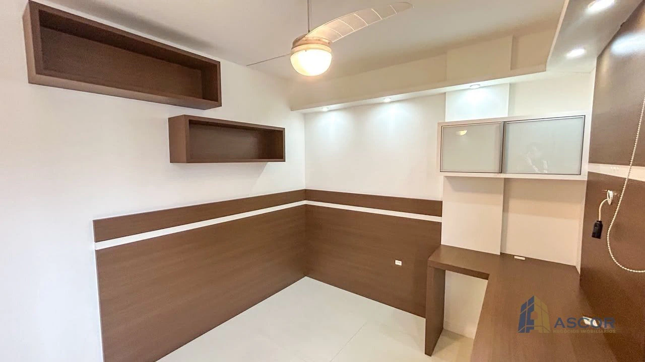3-bedroom apartment with a bathtub in Florianópolis — photo 17