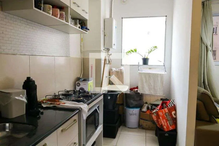 1-bedroom furnished apartment with built-in closets — photo 10