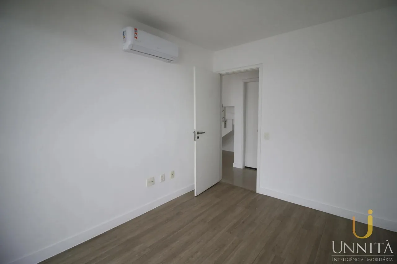 Apartamento sem mobília com 4 quartos e 3 banheiros — photo 4