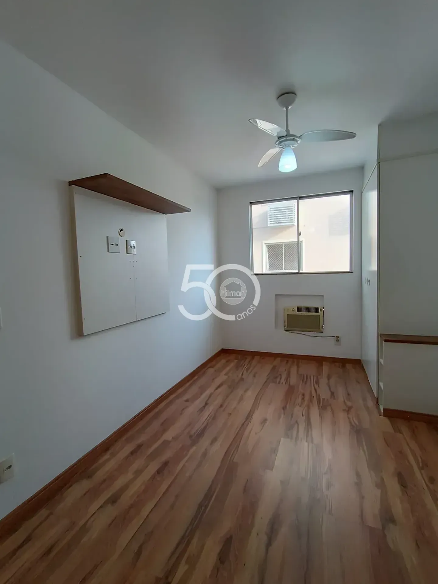 Departamento de 2 dormitorios con piso de madera o laminado — photo 12